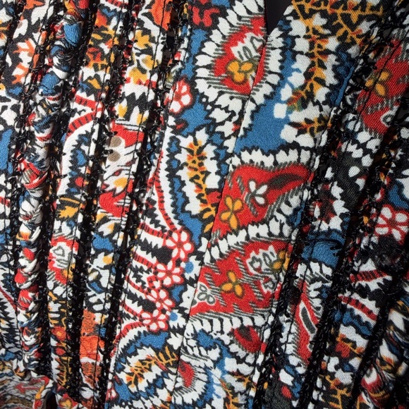 Colorful Patterned Top - Picture 5 of 6